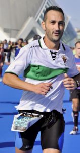 Llego el momento de ponerse guap@, de sacar pecho, de esconder barriga, cabeza alta, zancada elegante, y de recoger el aliento de la gente que te anima. Es tú momento!!!. Maratón Valencia. Llego el momento de ponerse guap@, de sacar pecho, de esconder barriga, cabeza alta, zancada elegante, y de recoger el aliento de la gente que te anima. Es tú momento!!!. Maratón Valencia.
