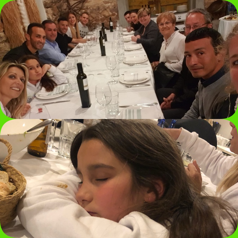 Después de tanto esfuerzo, nervios, alegrías y emociones toca reponer fuerzas. Que mejor que con una gran cena en familia. Maraton Ibiza